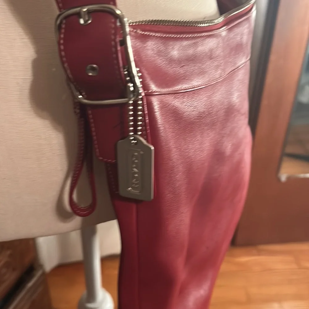 Vintage Coach, Red Leather with tan Coach insignia lining. 2000s. - Picture 3 of 5